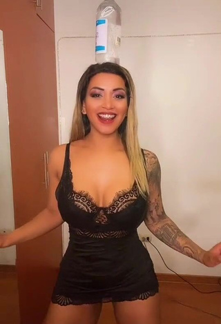 4. Beautiful Paula Arias Shows Cleavage in Sexy Black Dress