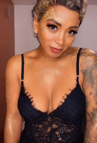 Sexy Paula Arias Shows Cleavage in Black Bodysuit