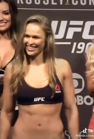 Hot Ronda Rousey Shows Nipples