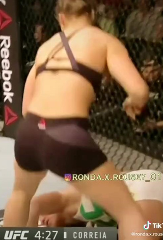 4. Hot Ronda Rousey Shows Nipples