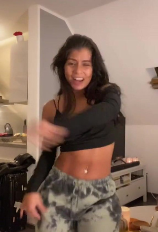 4. Magnificent Sabrine Khan in Black Crop Top and Bouncing Tits