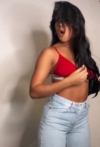 4. Sweetie Sabrine Khan Shows Cleavage in Sport Bra and Bouncing Boobs