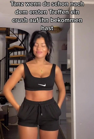 3. Hot Sabrine Khan Shows Cleavage in Black Sport Bra