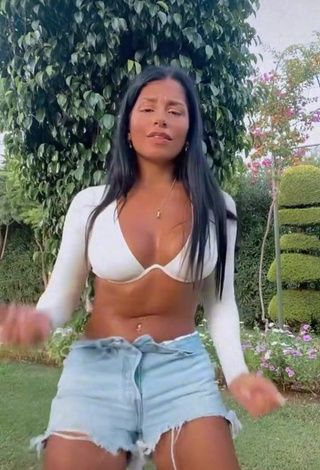 2. Pretty Sabrine Khan Shows Cleavage in White Crop Top while doing Belly Dance and Bouncing Breasts