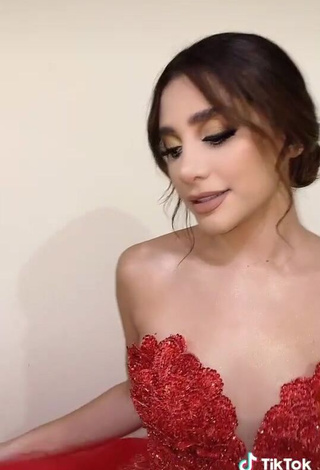 4. Cute Sam Espinosa Osuna Shows Cleavage in Red Dress