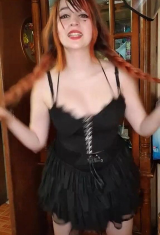 4. Sweetie San Chan Claudia Shows Cleavage in Black Crop Top and Bouncing Big Boobs