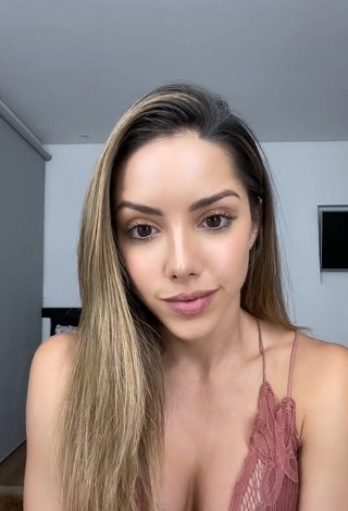 4. Sexy Silvana Araujo Shows Cleavage in Beige Bra