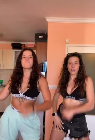 1. Sexy Suzie & Reni in Sport Bra and Bouncing Boobs