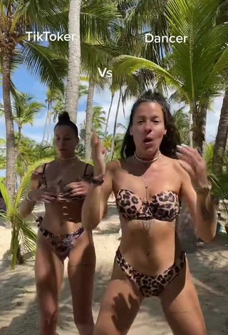 4. Sexy Suzie & Reni in Bikini