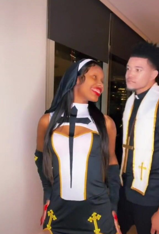 4. Hot Tatianna and Tyjae Shows Cosplay