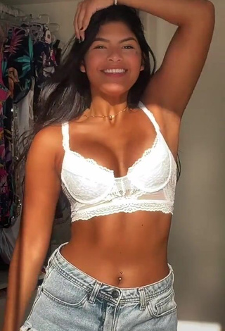 4. Sexy Thaina Amorim in White Bra and Bouncing Breasts