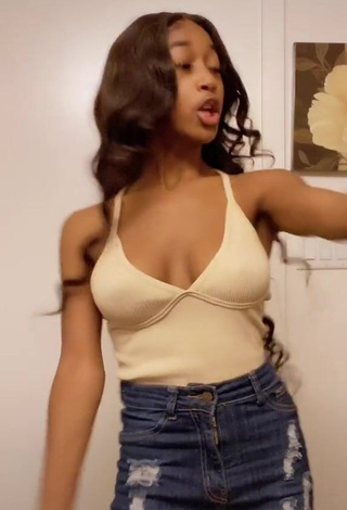 3. Sexy Tee Tee Shows Nipples without Brassiere