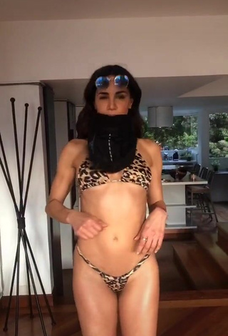 4. Sexy Valerie Domínguez in Leopard Bikini