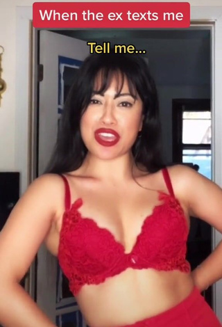 1. Gorgeous Violeta Shows Cleavage in Alluring Red Bra