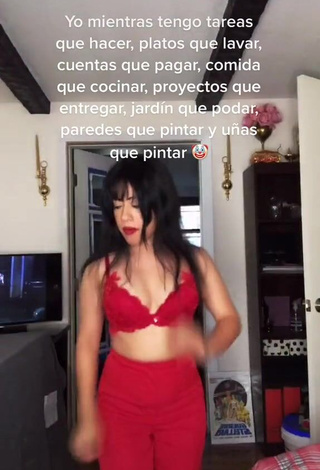 3. Breathtaking Violeta Shows Cleavage in Red Bra