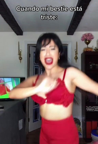 4. Hottie Violeta Shows Cleavage in Red Bra