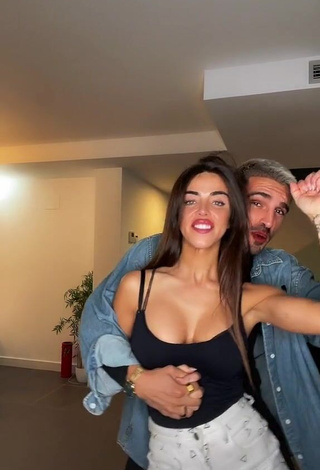 3. Hot Violeta Mangriñán Shows Cleavage in Black Top while doing Dance