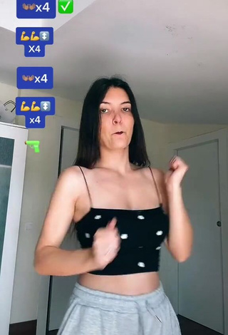 3. Sweetie Alba Vera in Polka Dot Crop Top and Bouncing Tits