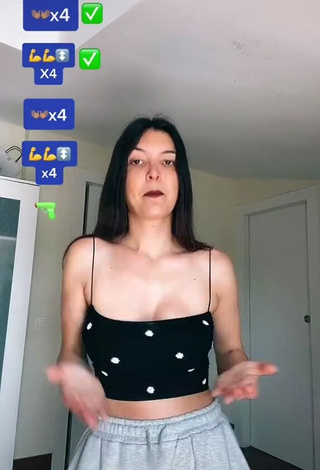 4. Sweetie Alba Vera in Polka Dot Crop Top and Bouncing Tits