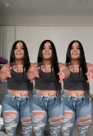 4. Hot Amanda Salinas in Grey Crop Top