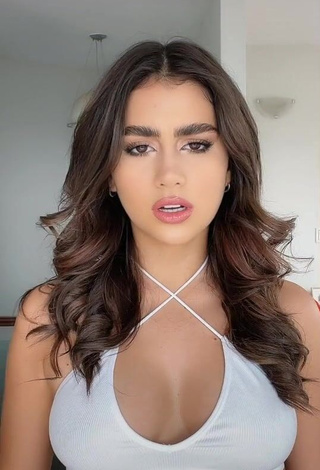 3. Sexy Anahí Shows Cleavage in White Crop Top