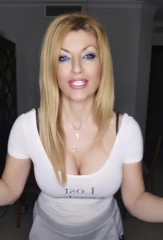 1. Desirable Lidia Shows Cleavage in White Top