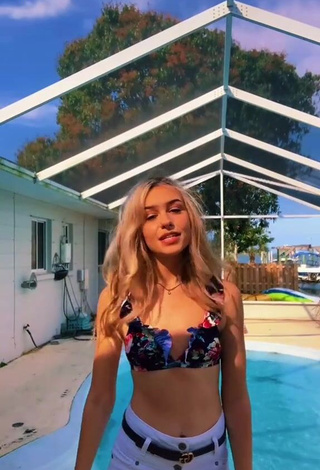 4. Sexy Faith Alexis in Floral Bikini Top at the Pool