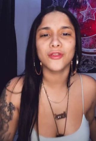 Hot Yary Pérez without Bra