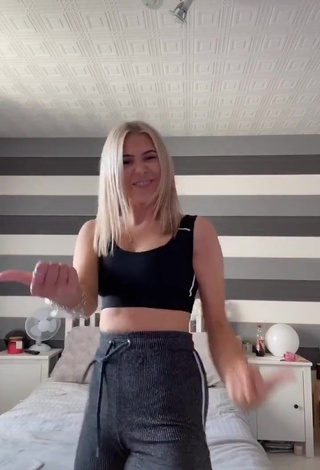 Sexy Hannah Simpson in Black Crop Top