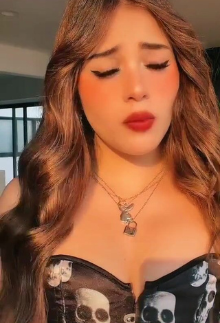 Hot Fernanda Villalobos Shows Cleavage in Corset