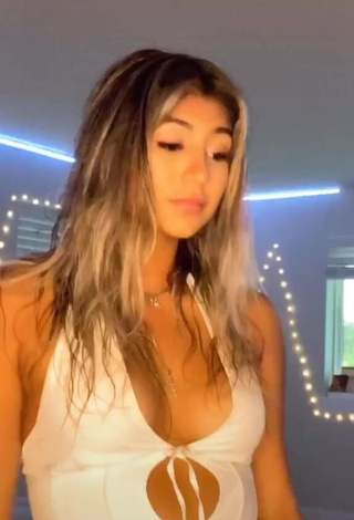 4. Sweet Isabella Patel Shows Cleavage in Cute White Crop Top