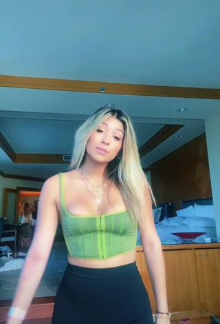 3. Sexy Isabella Patel Shows Cleavage in Green Crop Top