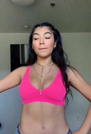 1. Gorgeous Jackie Ybarra Shows Cleavage in Alluring Pink Crop Top