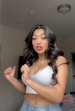 3. Adorable Jackie Ybarra Shows Cleavage in Seductive White Crop Top