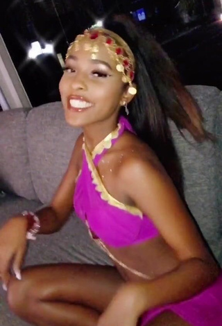 Sexy Jada Wesley in Pink Crop Top