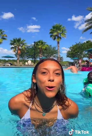 4. Sexy Jasmine Gonzalez in Bikini at the Swimming Pool