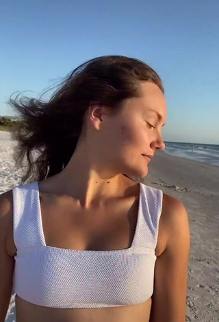 1. Cute Katy Hedges in White Crop Top at the Beach