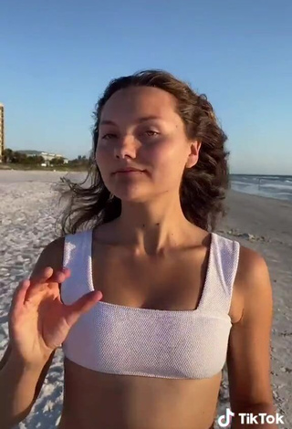 3. Cute Katy Hedges in White Crop Top at the Beach