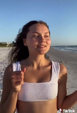 4. Cute Katy Hedges in White Crop Top at the Beach