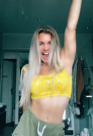 3. Sexy cassie.blr in Crop Top