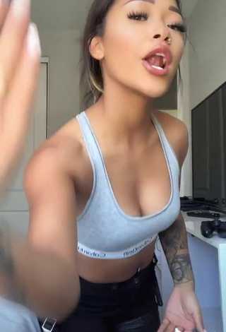 3. Sexy Leilani Green in Grey Sport Bra