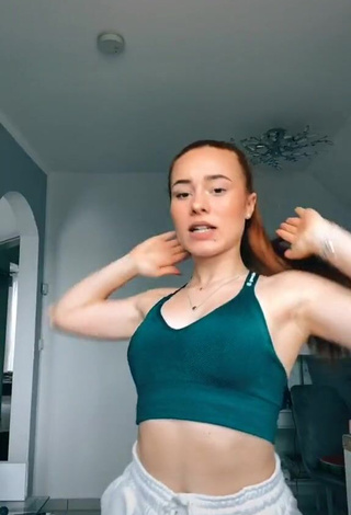 4. Cute Leonie Leoobalys in Green Crop Top