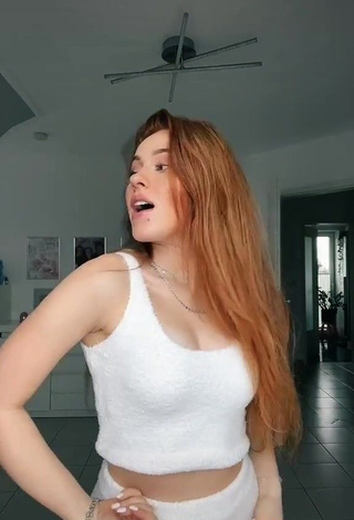 4. Sexy Leonie Leoobalys in White Crop Top