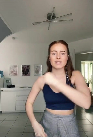 Sweet Leonie Leoobalys in Cute Blue Crop Top