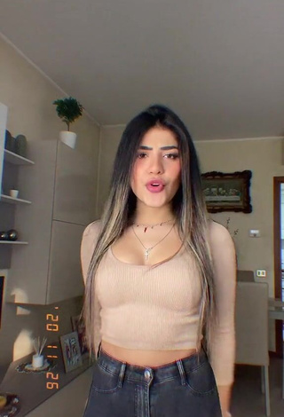 4. Cute Melissa Tejada in Beige Crop Top