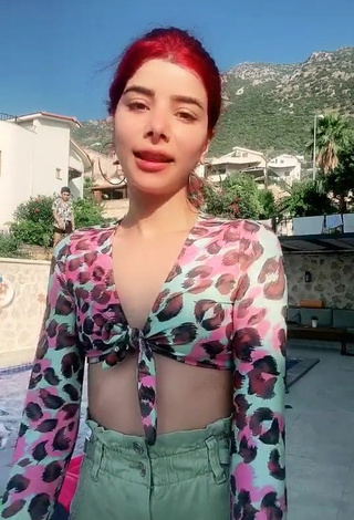 1. Erotic Merve Yalçın in Leopard Crop Top at the Swimming Pool