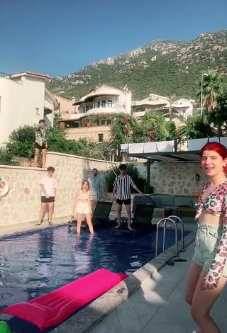 4. Erotic Merve Yalçın in Leopard Crop Top at the Swimming Pool