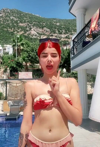 1. Sweet Merve Yalçın in Cute Bikini at the Swimming Pool