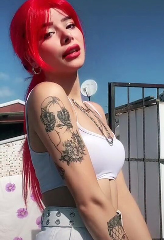 Sexy Merve Yalçın in White Crop Top