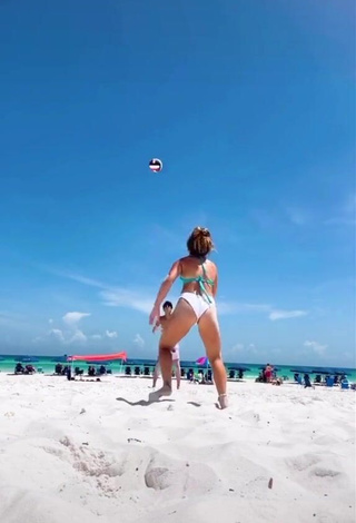 3. Hot Nika Motiie Shows Butt at the Beach